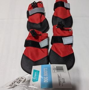 NWT Frisco size 4 dog boots